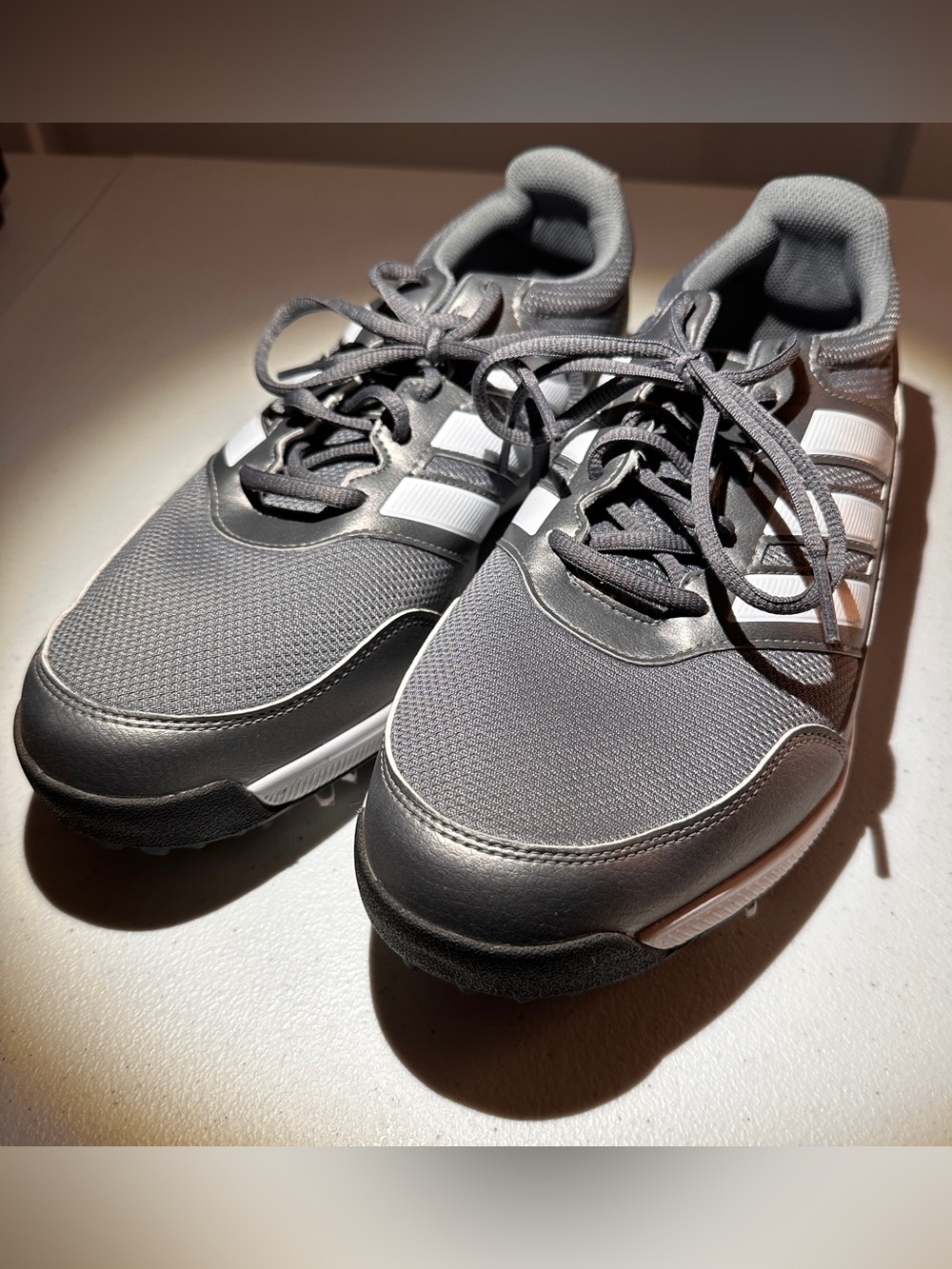 Adidas Men’s Golf Shoes Size 10 Gray White Soft Spike Cleats - Picture 7 of 8
